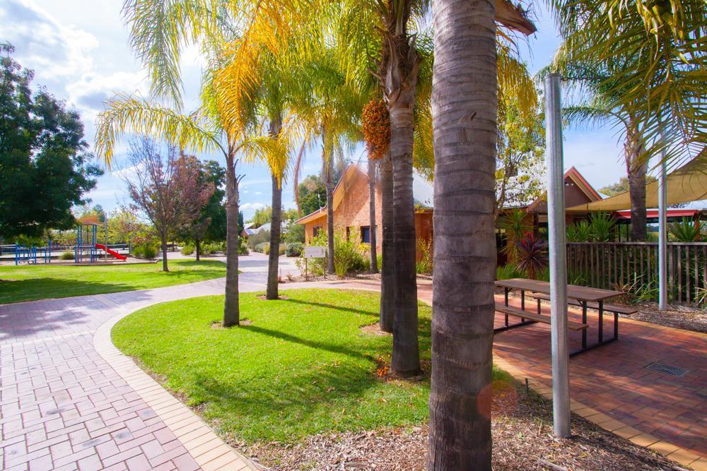Perricoota Vines Retreat Hotel Моама Екстериор снимка