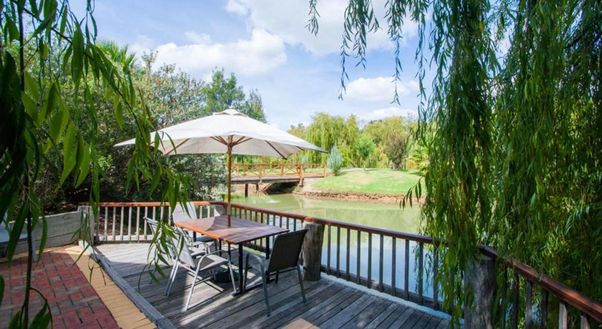 Perricoota Vines Retreat Hotel Моама Екстериор снимка