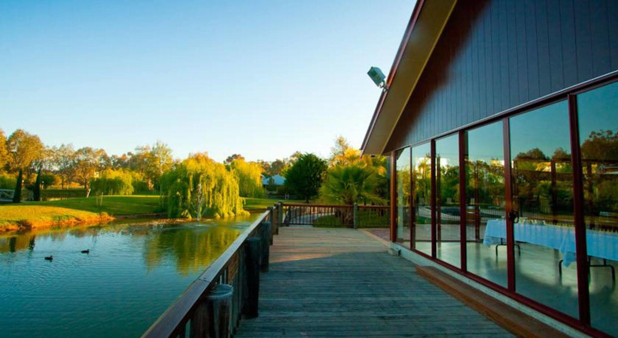 Perricoota Vines Retreat Hotel Моама Екстериор снимка